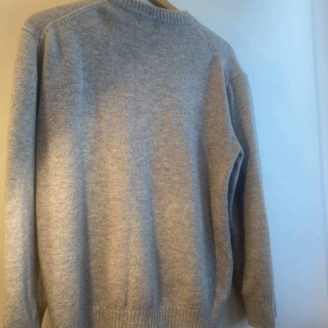 Grå stickad tröja  - 91