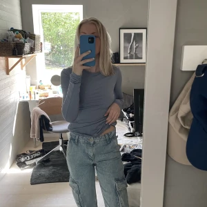 långärmad topp - långärmad blå/lila topp från weekday, säljer likadan i grå!🫶🏻