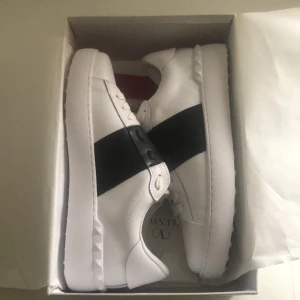 Valentino open  - Valentino open i storlek 42