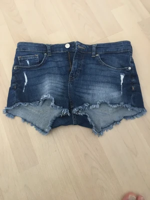 Shorts - Säljer mina gamla shorts med bra skick ! Frågor? Skriv till mig 