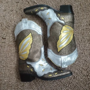 GANNI läder cowboyboots - Intressekoll på dessa cowboy boots fram GANNI