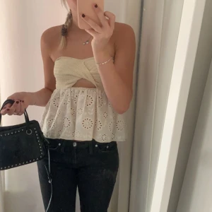 Topp - Populär topp från zara! Fint skick🌟