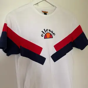 Ellesse T-shirt herr, storlek S, gott skick. 