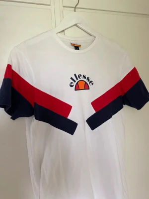 Ellesse T-shirt herr, storlek S - Ellesse T-shirt herr, storlek S, gott skick. 