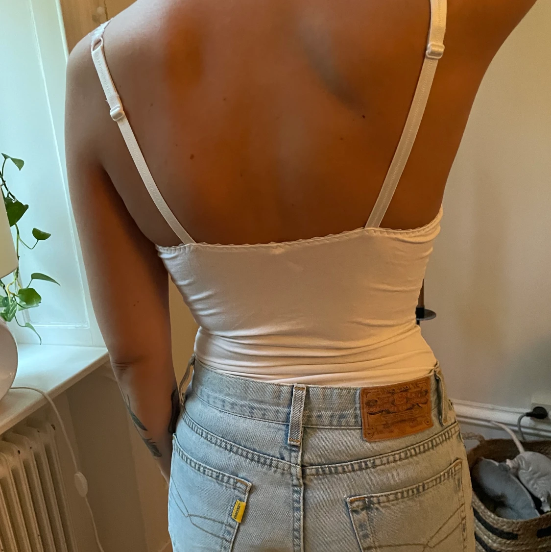 Somrig body med brodyr  - 90