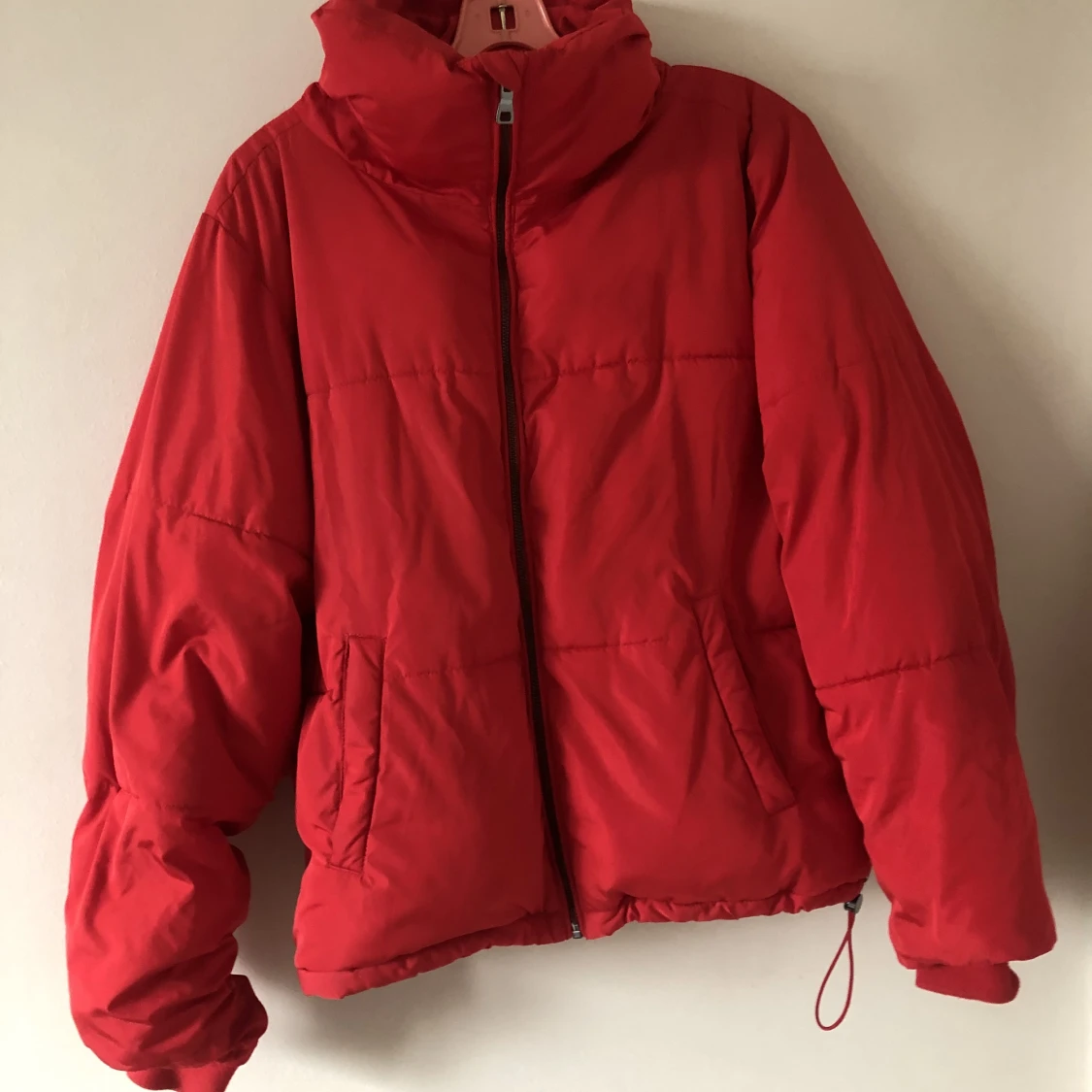 Red puffer coat - 90