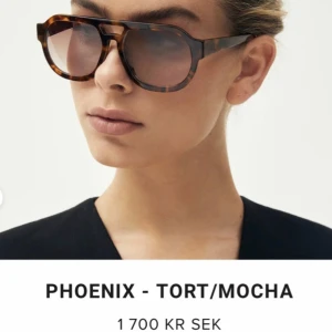 VEHLA solglasögon  - säljer mina Vehla solglasögon. Inköpta augusti 2022. Använda fåtal gånger. Fint skick. Nypris 1700kr