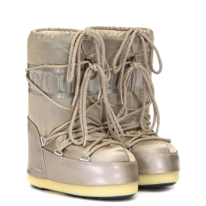 moonboots - Säljer mina älskade moonboots i strl 35-38. Sparsamt använda dom 2 senaste vintrarna. Har kvar originalförpackningen i bra skick. Färgen är champagne och finns inte att köpa i sverige. Nypris 1600. Vid snabb och smidig affär kan jag diskutera priset ⭐️