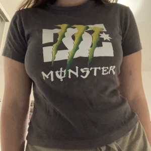 Monster tröja - Söt tröja i storlek 176 men passar mig som är M
