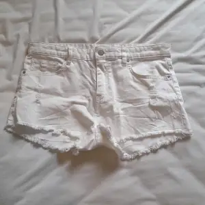Helt oanvända shorts, säljer de pga att jag inte använder de och för de är förstora