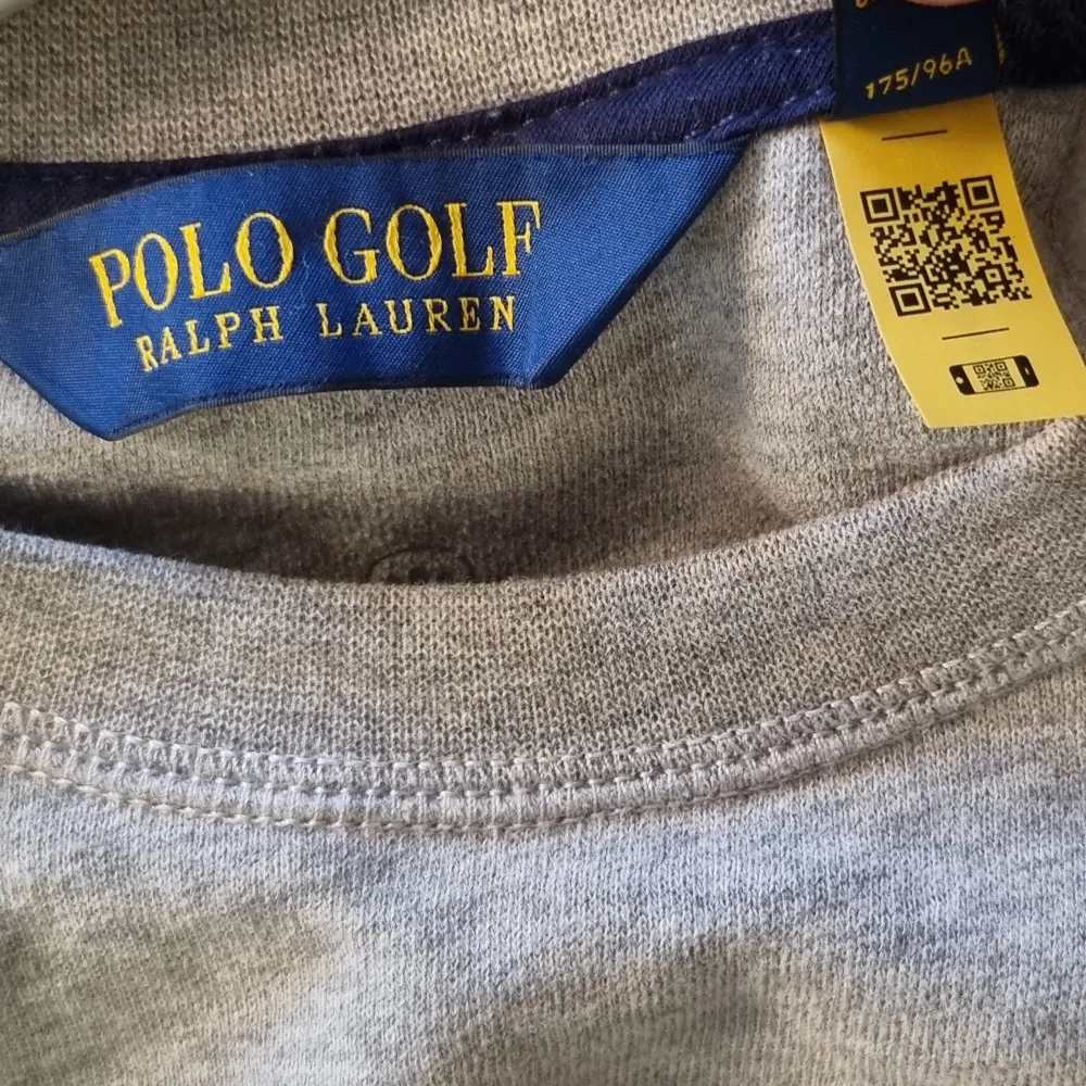 Polo Ralph Lauren sweatshirt. Bra skick. Deras golf kollektion, väldigt skön och bra kvalite. Har QR kod.. Hoodies.