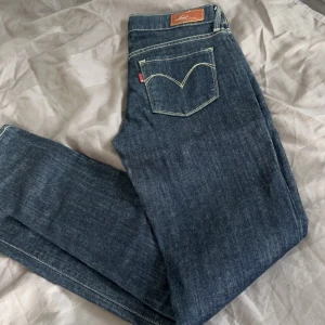 Levis jeans  - Levis jeans i storlek 24/32