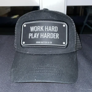 John hatter keps - Fin John hatter keps bra skick, inte använd mycket. 