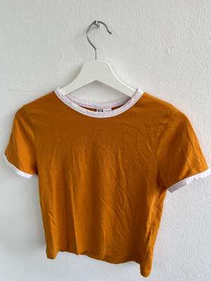 Gul crop top T-shirt 