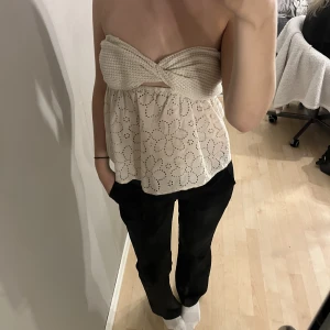 Fin topp  - Säljer denna fina och trendiga toppen från shein. Säljer på grund av att den inte har kommit till användning😊