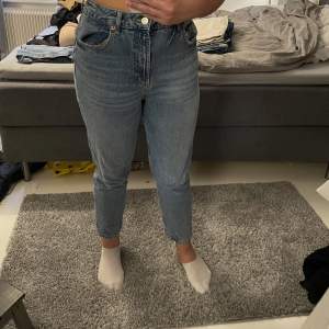 Blå jeans ifrån Zara, använda fåtal gånger