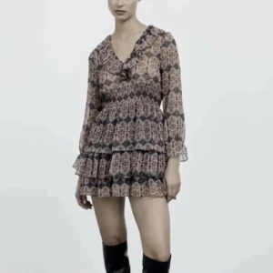 Klänning - Så fin säljer för den är för liten för mig 💜