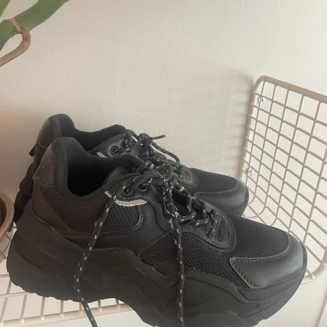 Svarta sneakers storlek 37 - 91