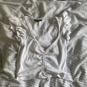 Tröja  - Jättefin tröja aldrig använt, passar perfekt till vad som helst