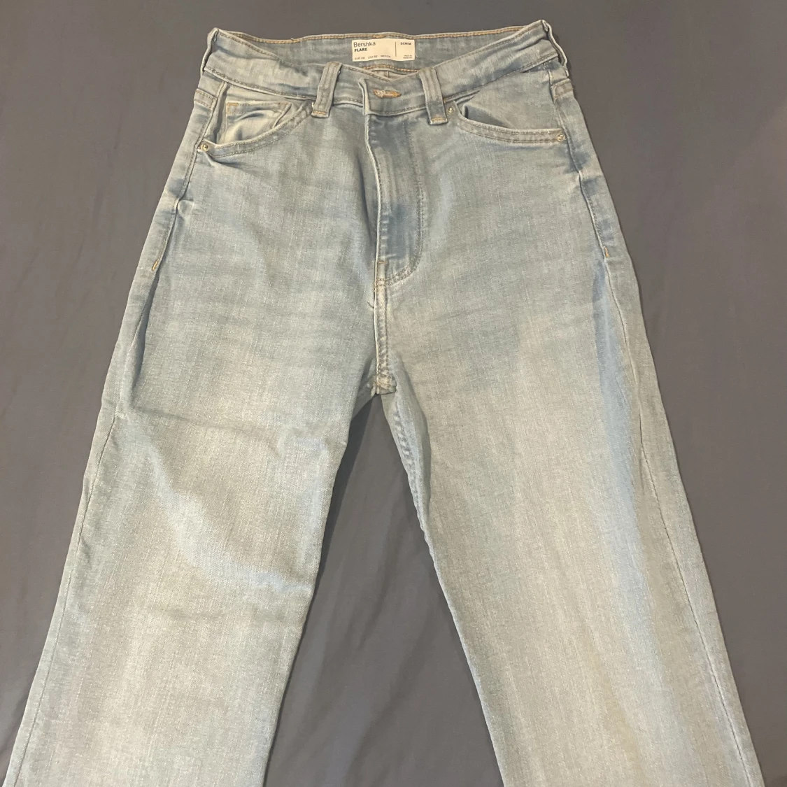 Bershka flare utsvängda jeans 