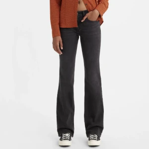 Leivis jeans - jätte fina jeans från levis som jag inte använt på länge för dom är förkorta. Skulle passa perfekt på någon som var ca 163!💘💘 Köpta för 919kr