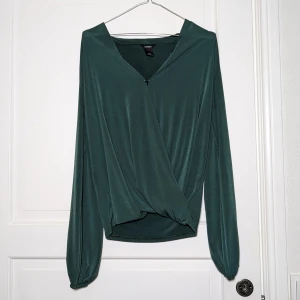 Grön topp - Jättefint skick och superskön