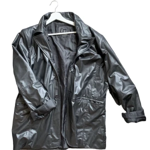 Fake skinn jacka - Från märket blend i perfekt skick.