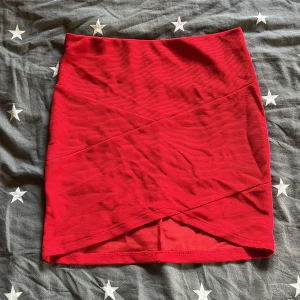 Kjol - Kjol från Cubus är storlek 146/152 skulle säga att den är som en xs 