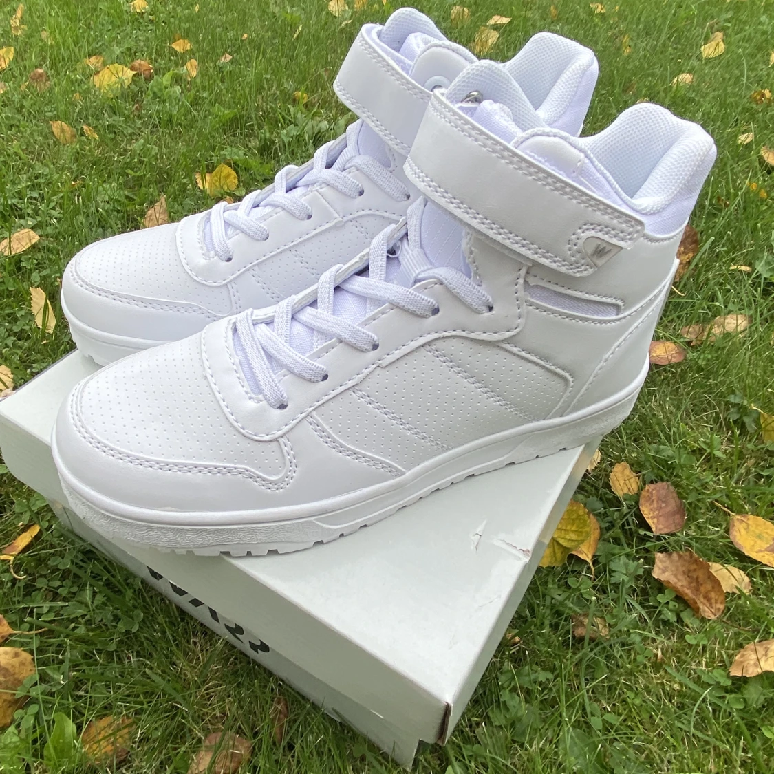 Nya sneakers i stl 35 - 90