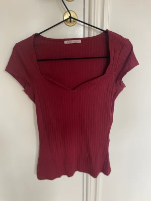 Röd topp från Anna Field - Nästan oanvända tröja i väldigt fin röd färg❤️‍🔥