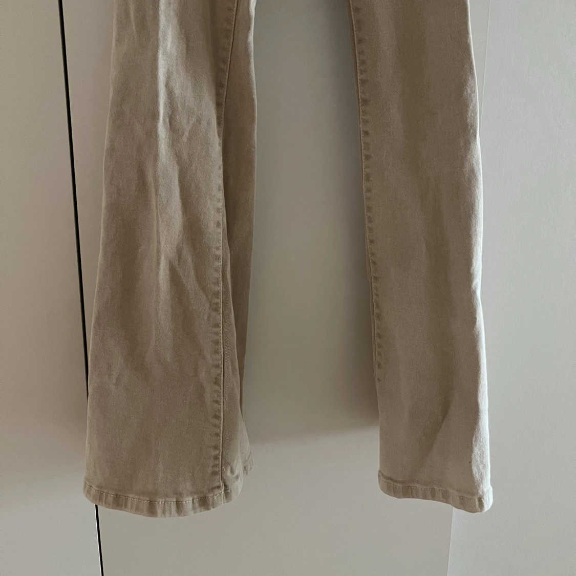 Beige bootcut jeans - 90