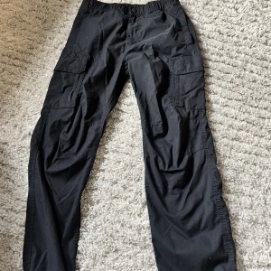 Cargobyxor  - Cargobyxor från hm säljer då dom har blivit för små för mig 