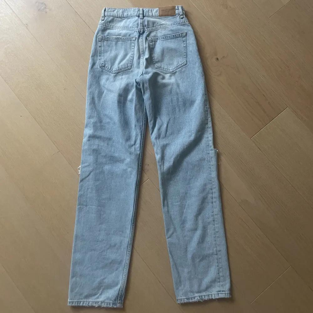 Fina jeans, skriv för bilder med dom på osv❤️❤️. Jeans & Byxor.