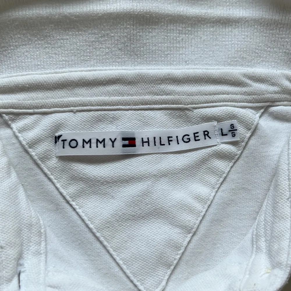 En jättefin Tommy Hilfiger tröja i ett jättefint skick . Hoodies.