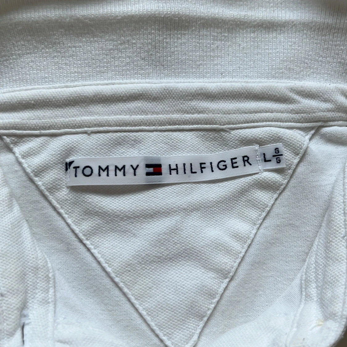 Tommy Hilfiger  - 90