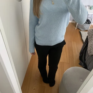 Blå stickad tröja  - Jättefin stickad tröja från veromoda i bra skick utan defekter💗