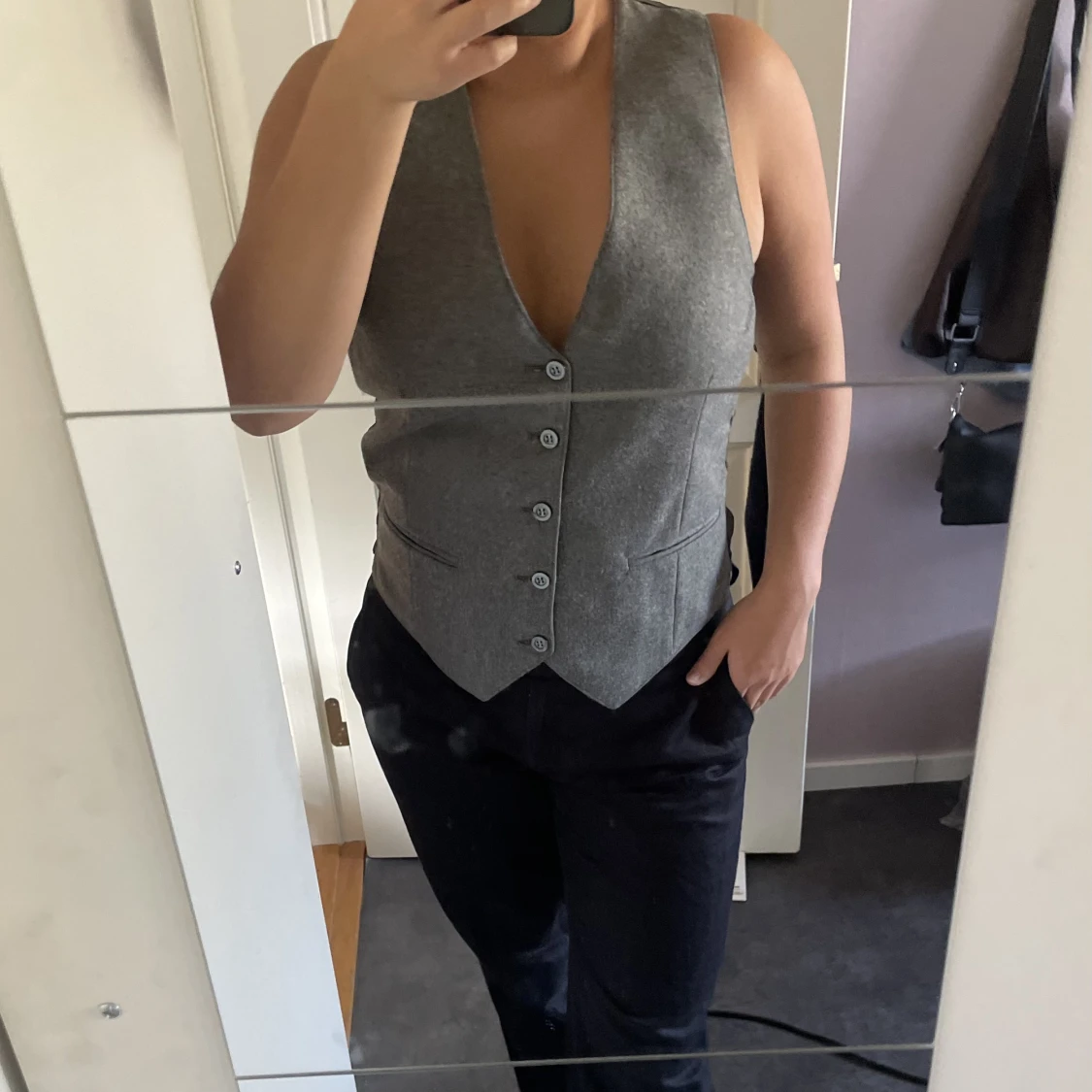 Grå kostymväst