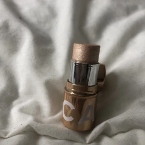 glowstick 🤎 -  glowstick i färgen champagne 🤎 använd få gånger.