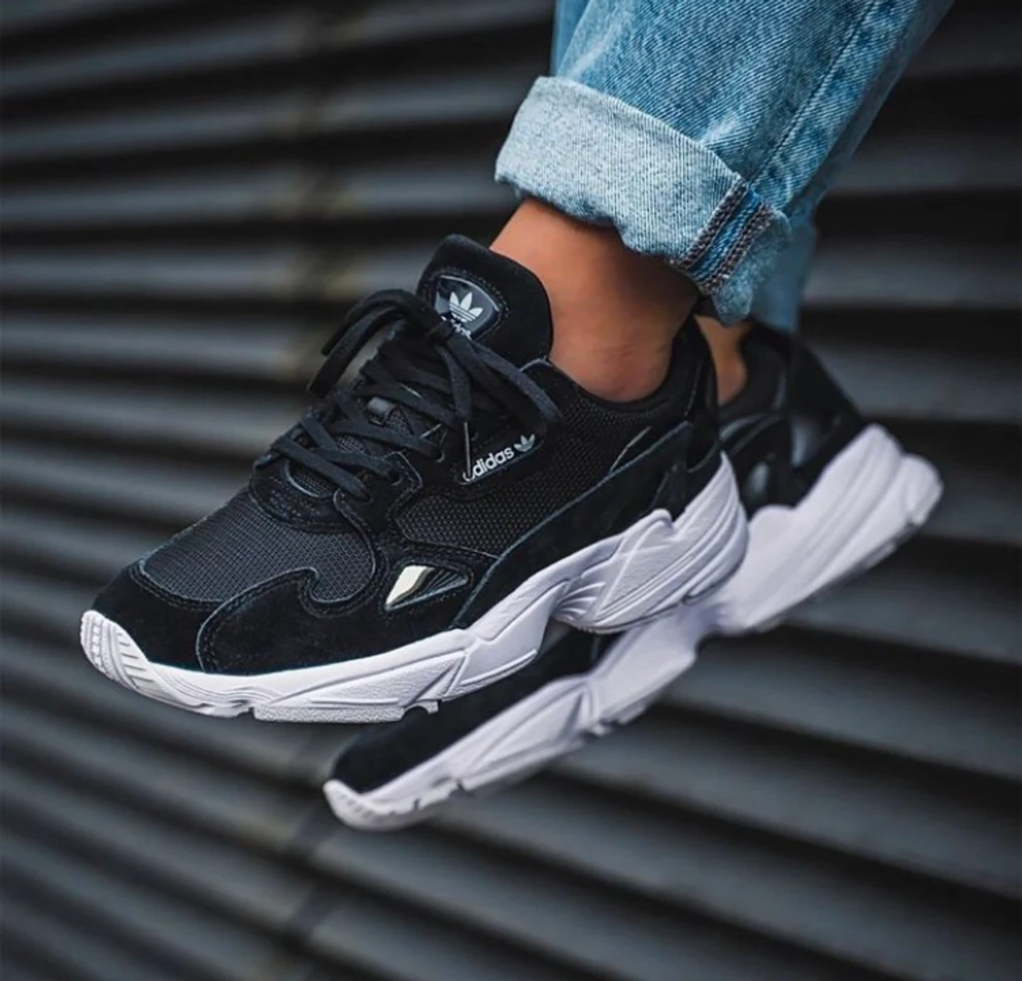 Adidas falcon