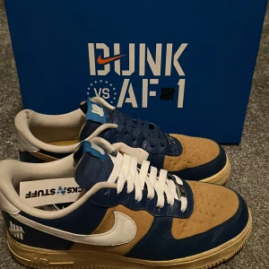 Nike Air force Undefeated collab - Säljer dessa schyssta skor köpta från kicks N stuff, då det inte längre passar. Kvitto och allt ingår.
