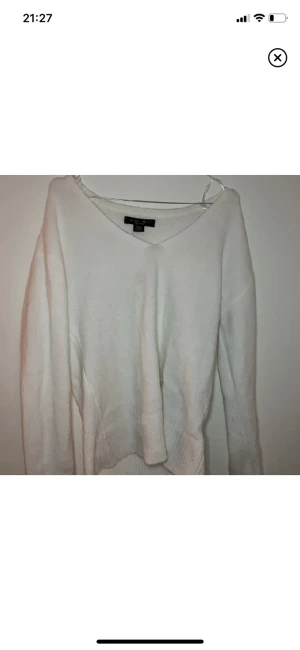 Skickad tröja  - Söt vit stickad tröja 😊