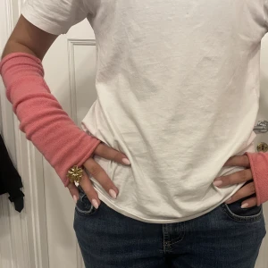 Lisa yang Torgvantar  - Så coola handledsvärmare i cashmere ifrån Lisa yang!💘så nice till vintern!😍