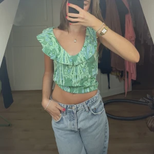 Zara blus  - Fin topp/blus från zara, stolek S aldrig använd!🥹