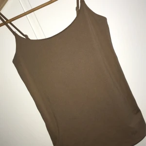 Linne - Beige linne, går att ändra längd på axelbanden