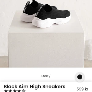 Aimin gymaskor - Svin snygga gröna aimin gymp skor som inte säljs längre i just den gröna färgen! (Första bilden lånad på ett par i svart, andra bilden är egen)  Som helt nya   160kr + frakt Storlek 38  OBS! säljer dem gröna