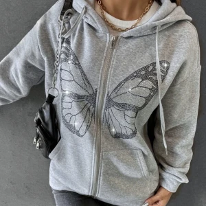 Zip up hoodie  - En superfin zip-up hoodie från Shein. Lite nopprig men inget man märker av, iprincip alla ”pärlorna” sitter kvar. 