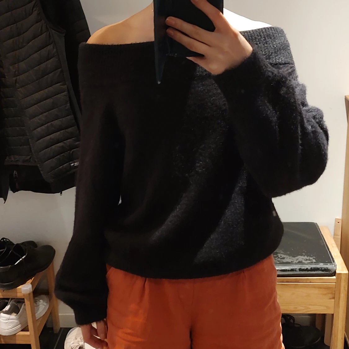 Svart Stickad offshoulder-tröja 