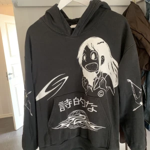 Hoodie från Weekday M - Hoodie från Weekday. I bra kvalite, storlek M. Köparen står för frakten. 