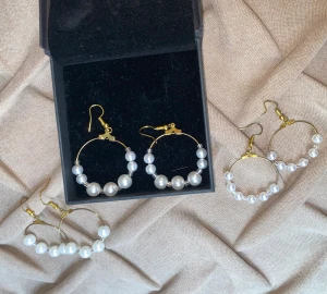 Oanvända örhängen  - Perfekt skick, plastpärlor eller glaspärlor! 