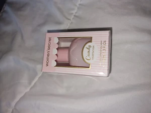 Parfym - Oöppnad förpackning, luktar sött🦋